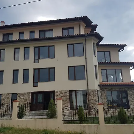 Stefanov In Byala Апартаменты *